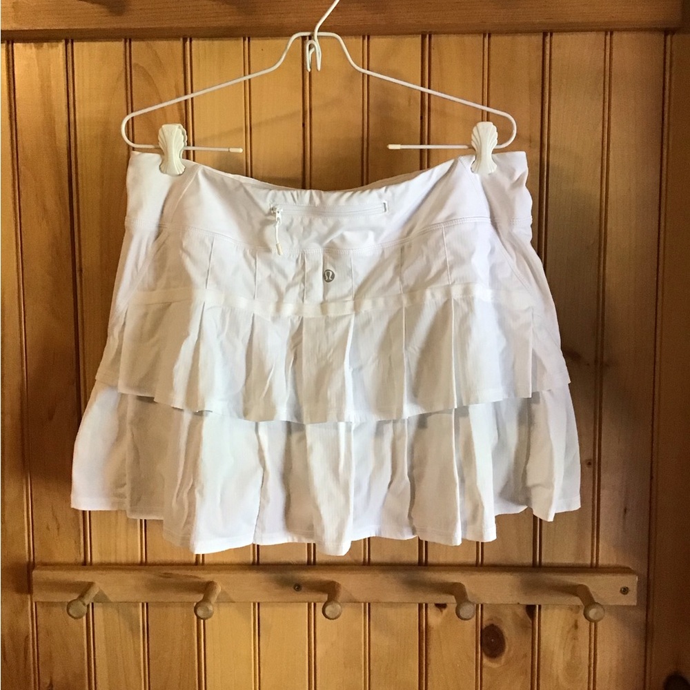 Lululemon Gorgeous White Ruffled Tennis Skort Size 10 (?)